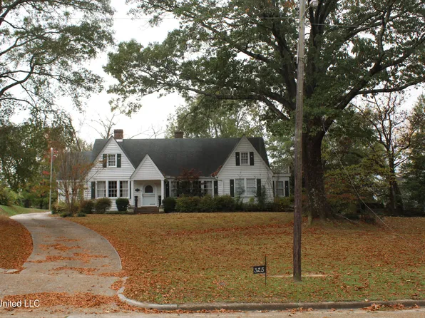 325 W Chulahoma Ave, Holly Springs, MS 38635