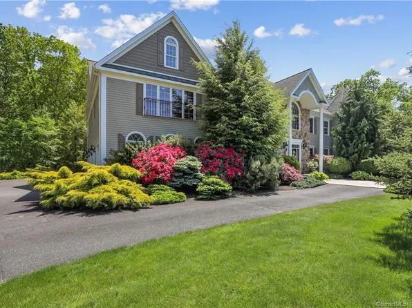 1 Bob Cat Lane, Newtown, CT 06470