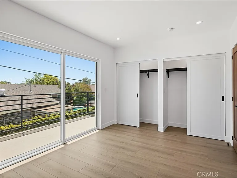 10051 Amestoy Ave — Photo 9