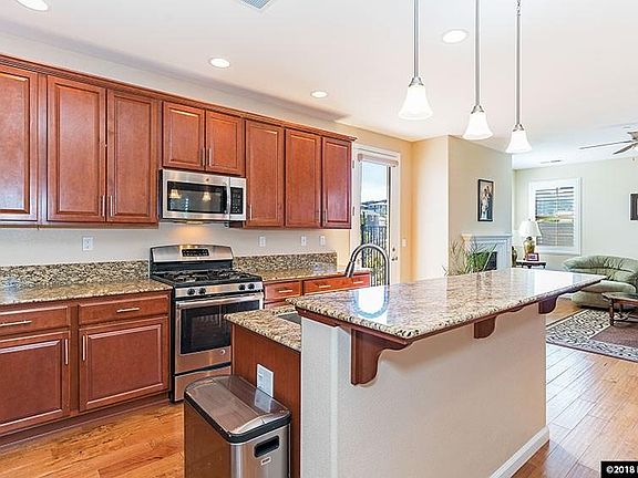 5th image of 555 Merganser Ln