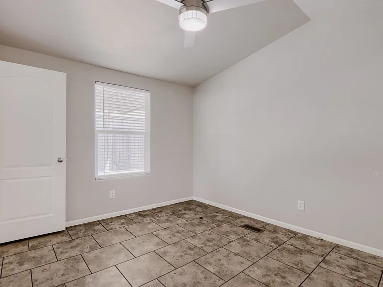 2434 E Main St #14 — Photo 11