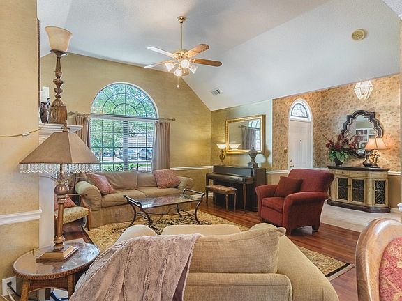 5th image of 3621 Polly Dr