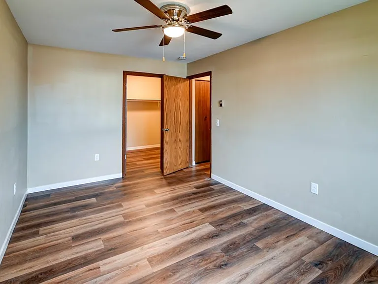 100 Sunset Ln #7 — Photo 17