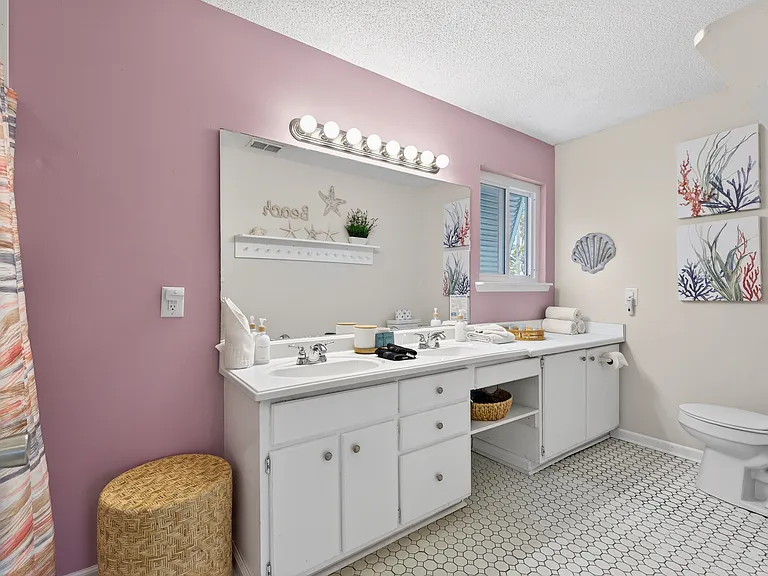Main bathroom