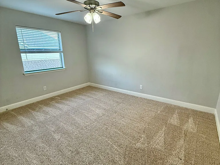 147 Country Lakes Dr — Photo 20