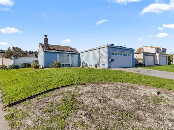 1607 Cuevas Cir, Salinas, CA 93906