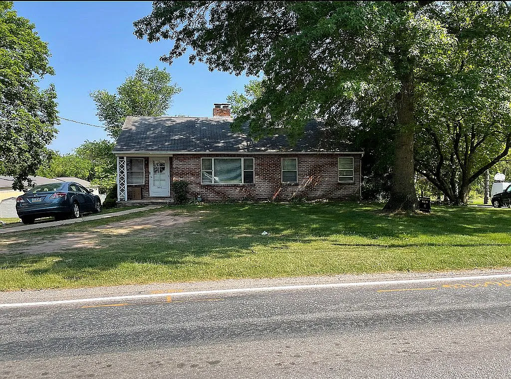 950 E Canal Rd photo 1
