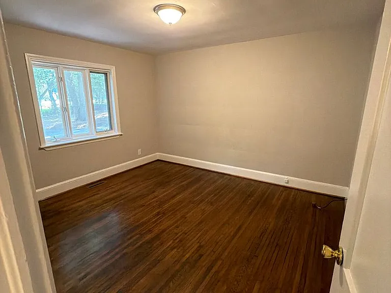 1441 Goodwin Ave — Photo 6