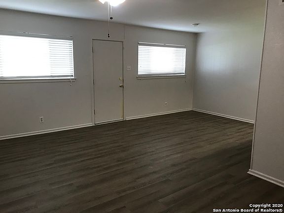 5th image of 209 W Silver Sands Dr APT 3