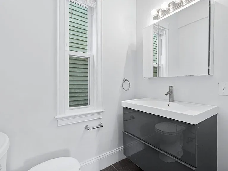 8 Roach St #2 — Photo 4