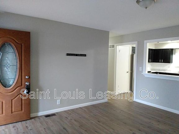 4th image of 9577 Dana Ave