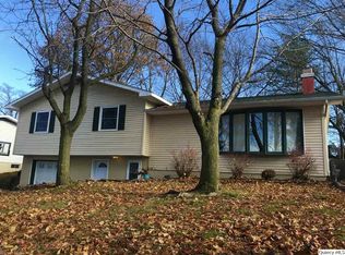 22 Hamlin Heights Dr, Hannibal, MO 63401