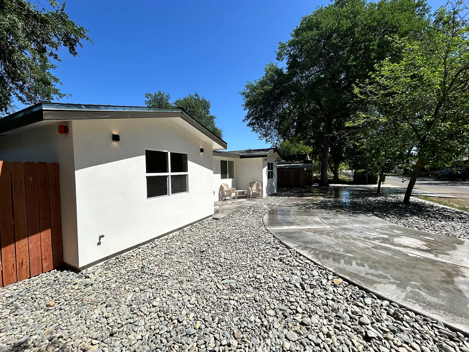 3 bed, 1200 sqft, $2,300 — Photo 1