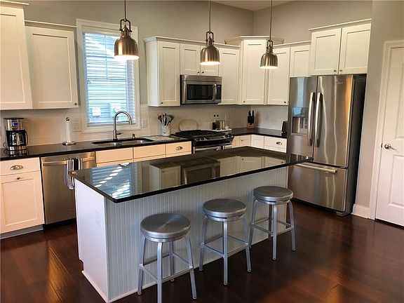 4th image of 1324 W Mayfield Ct