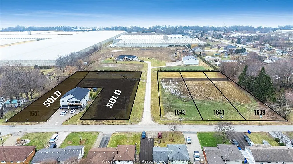 1639 Road 2 E photo 1
