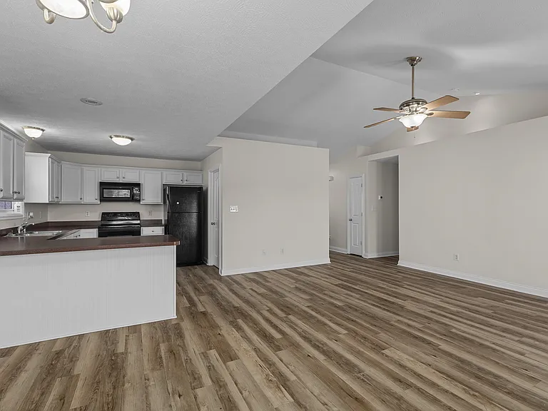 261 Palmer Dr — Photo 5