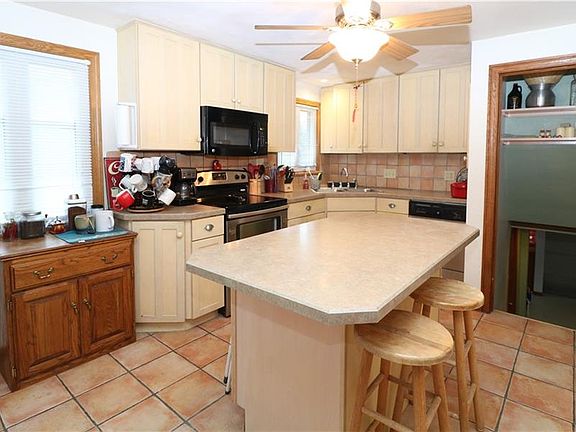 5th image of 920 Northview Dr
