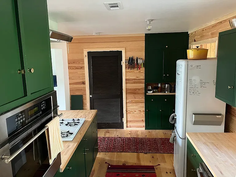 1437 S West Ave — Photo 7