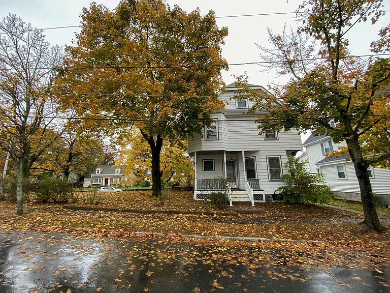 Burrell St — Photo 1