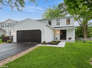 638 Iroquois Trl, Carol Stream, IL