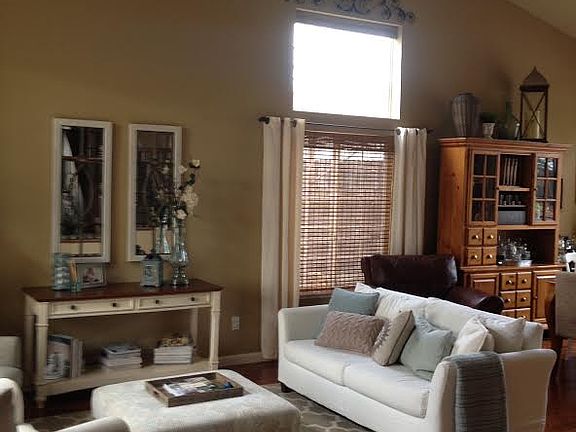 3rd image of 484 Brennen Cir