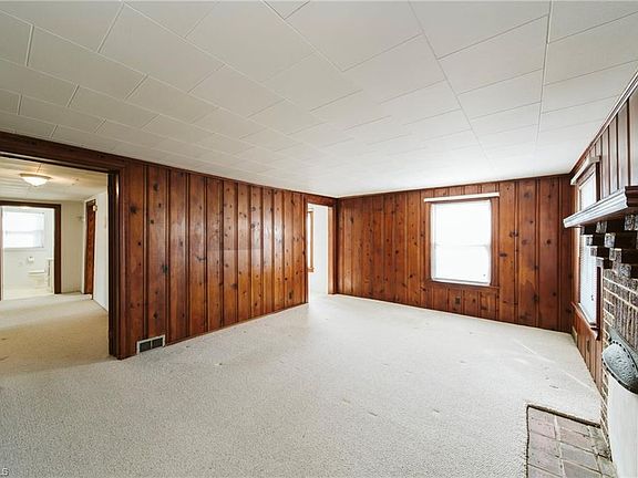 3rd image of 119 Oak Forest Dr
