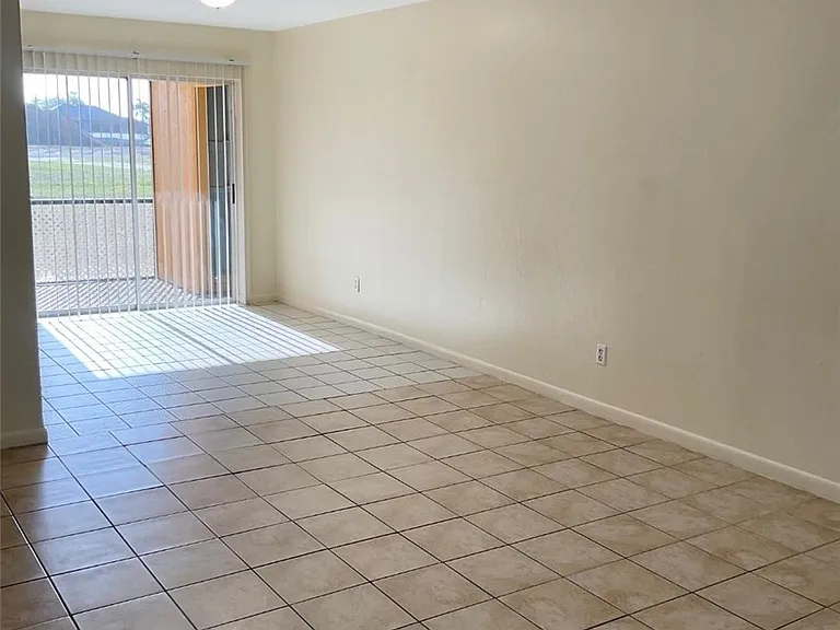1423 Andalusia Blvd — Photo 5