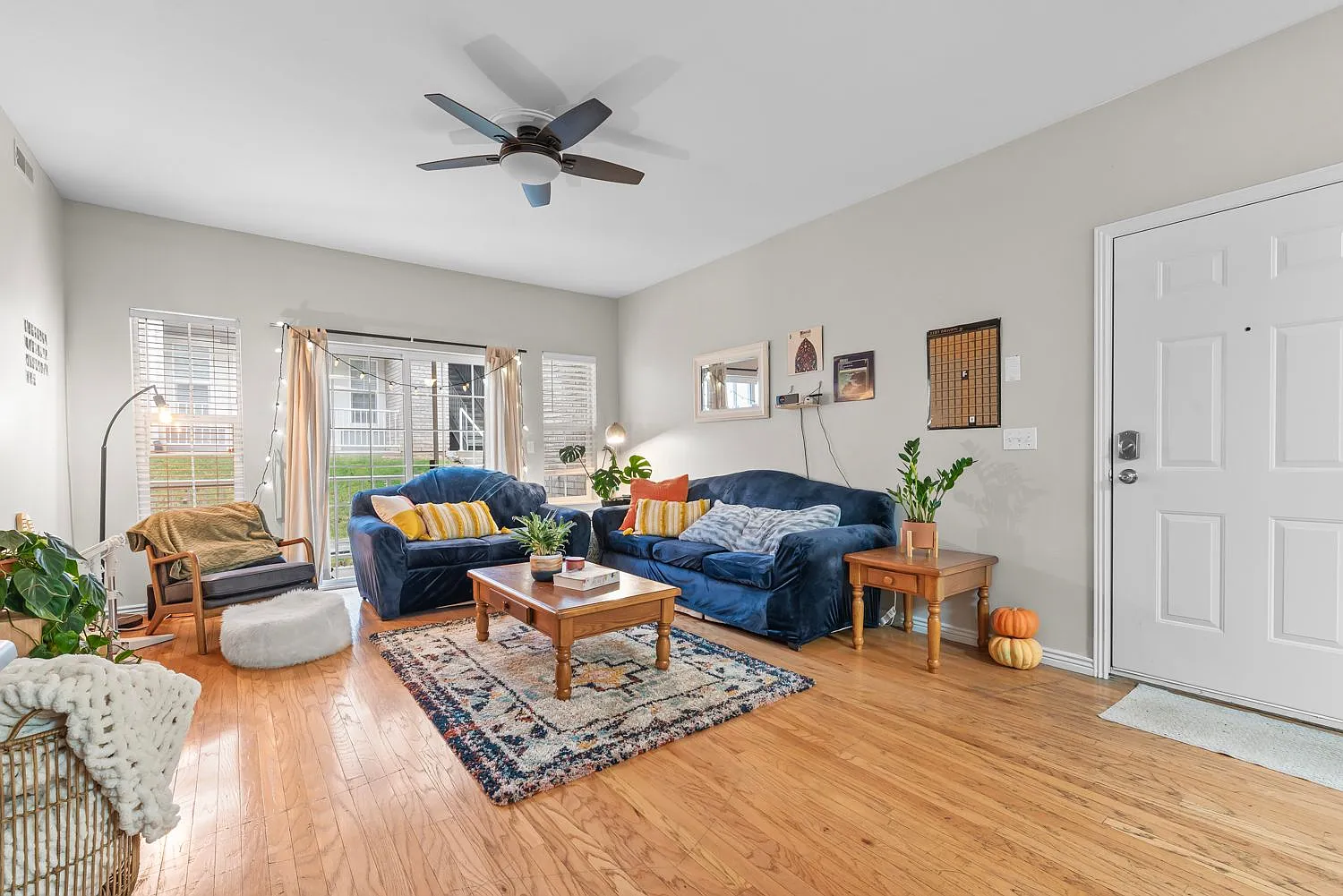 3 bed, 1212 sqft, $599 — Photo 3