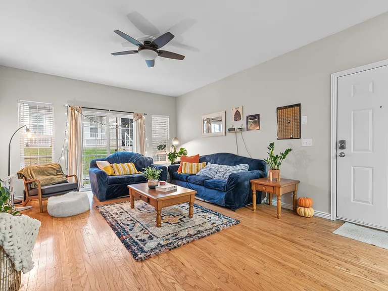 483 N Belmont Pl #168 — Photo 3