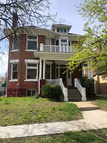 272 E 2nd Ave Photo 1