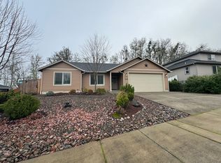 1540 W Tarragon Dr, Roseburg, OR 97471