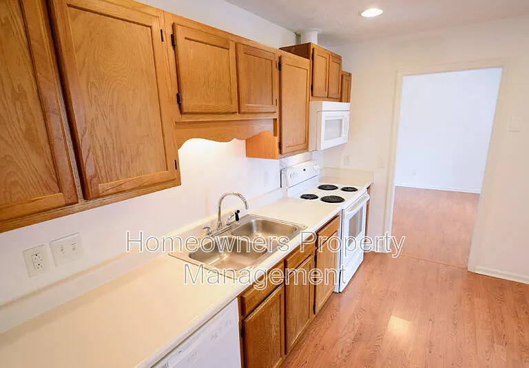 7128 Dayspring Dr — Photo 6