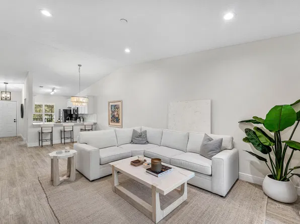 1401 Sabal Ridge Circle #F, Palm Beach Gardens, FL 33418