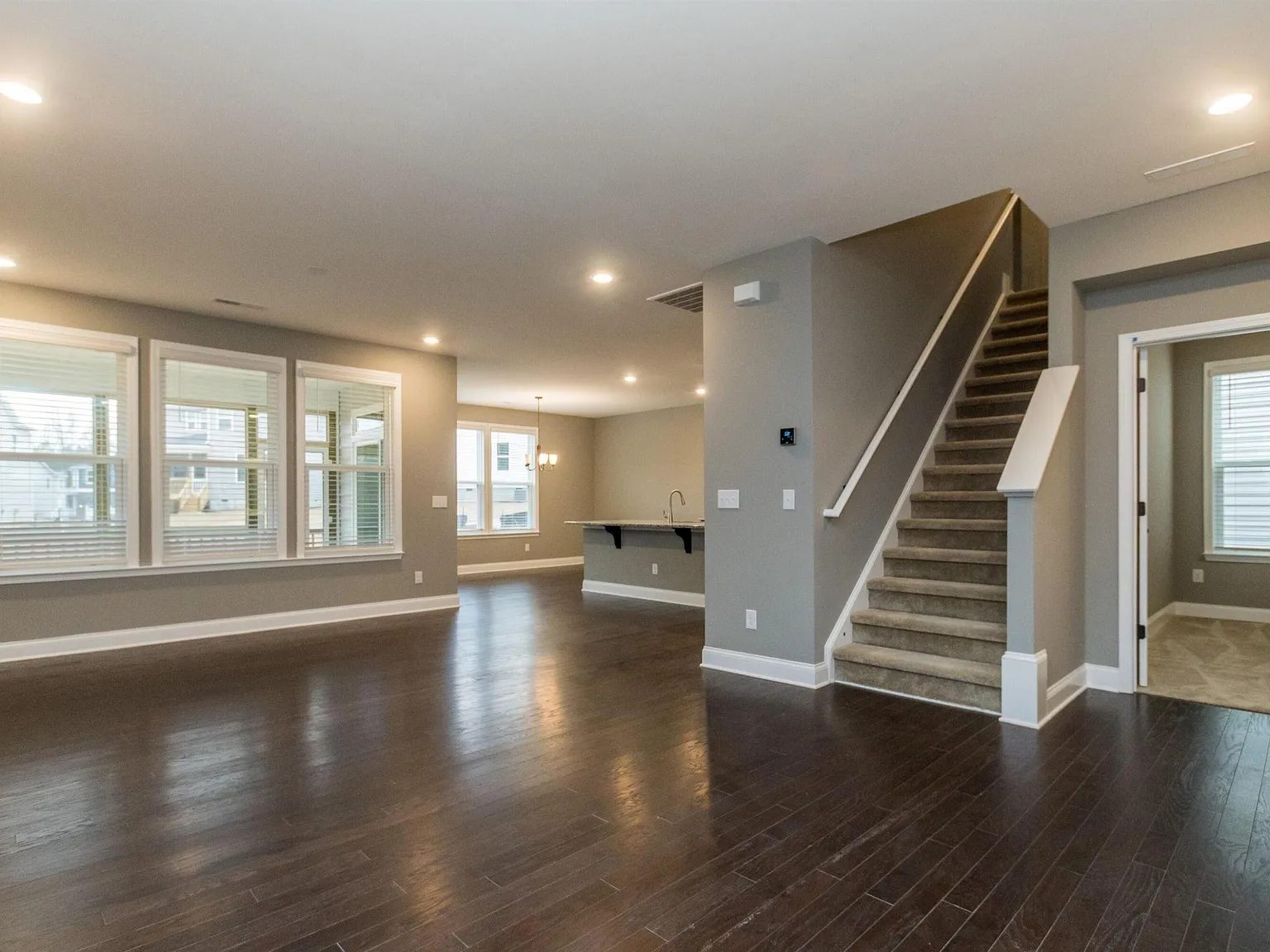 5 bed, 3.0 bath, 2750 sqft, $2,795 — Photo 4