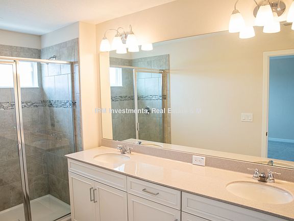 5th image of 8055 Glenlloyd Ave