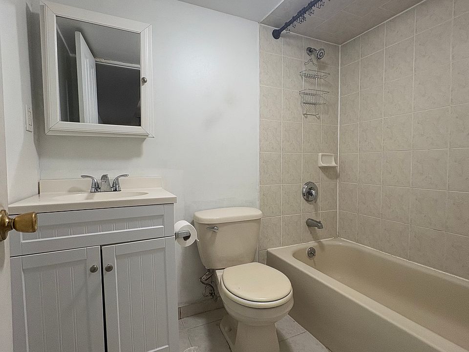 1st image of 7 Benson St #1