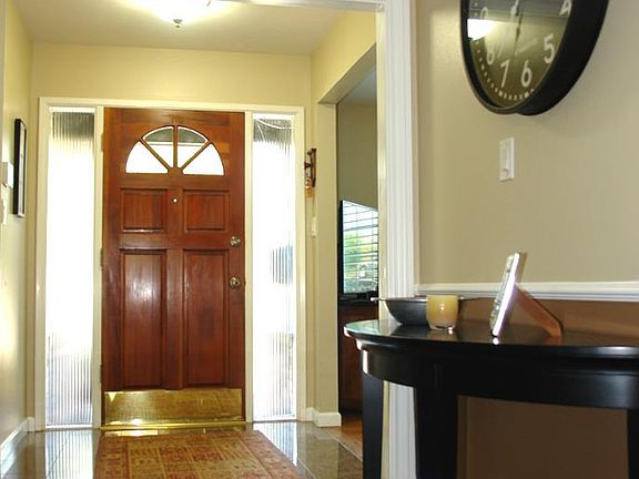 4th image of 1572 Wawona Dr