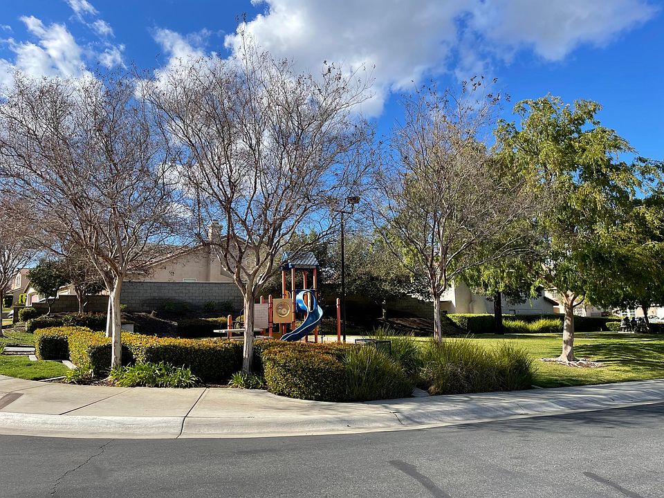 1st image of 3439 Hawthorne Dr