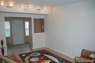 5th image of 21965 Tulane Ave