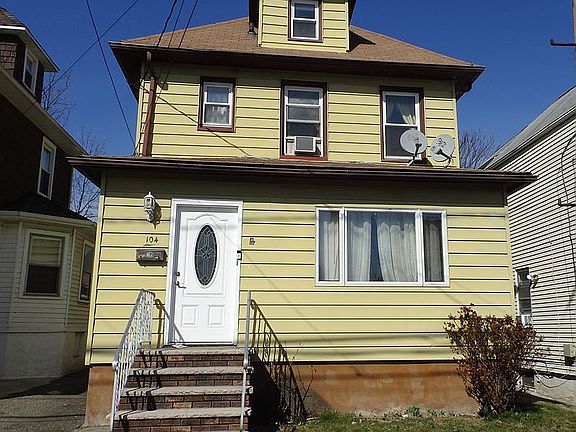 4th image of 104 W 1st St