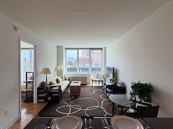 3rd image of 1510 Lexington Ave APT 7H