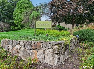 100 Gillies Ln UNIT 100, Norwalk, CT 06854