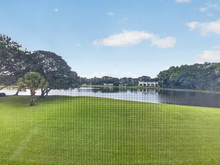 3604 Bridgewood Dr — Photo 18