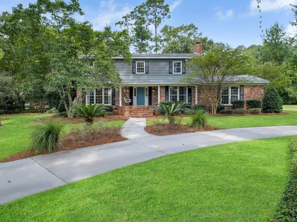 2402 Chamberlin Dr, Tallahassee, FL 32308
