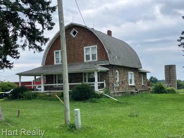 6146 N Branch Rd, North Branch, MI 48461