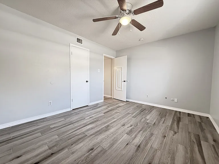 4800 N Stanton St #183-1 — Photo 35