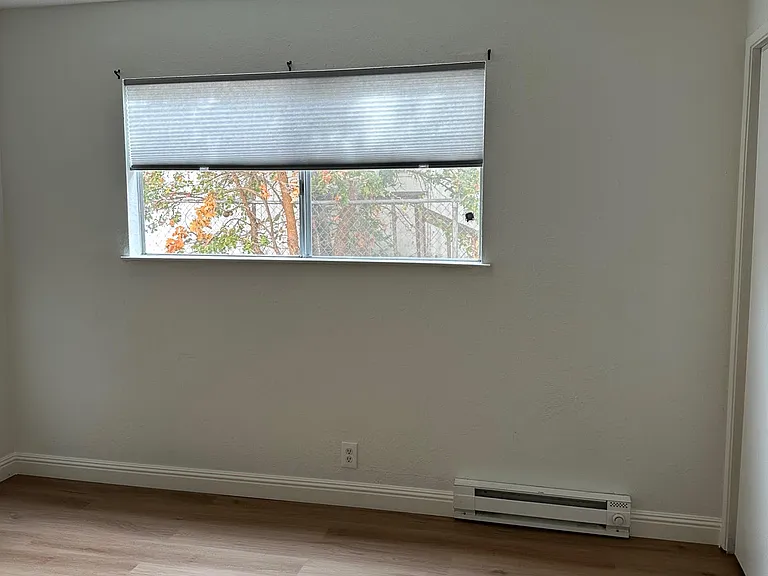 15 Royale Ave — Photo 8