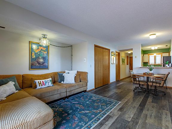4th image of 2765 Charles Ct NW