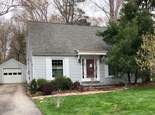 15161 Lakeshore Dr, Grand Haven, MI 49417