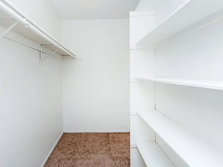 SPACIOUS WALK-IN CLOSETS